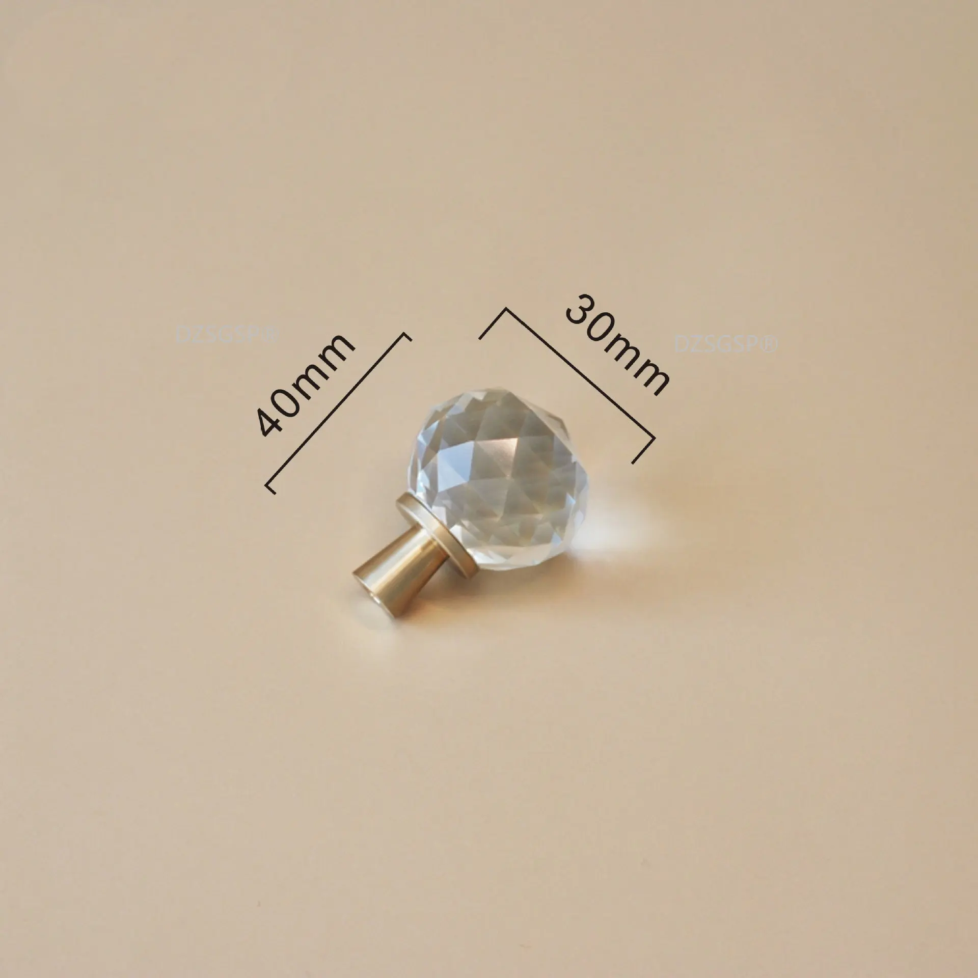 כדור הבדולח + פליז ידיות דלת הארון להתמודד עם זכוכית וכפתורים אור יוקרה למגירה מושך הביתה ריהוט למטבח חומרה התמונה 1