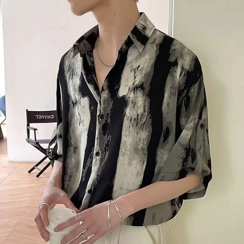 אופנה דש כפתור משולבים כל-התאמה מודפסים, חולצות בגדי גברים 2023 הקיץ החדש משוחרר מזדמן מקסימום חצי שרוול החולצה קוריאנית התמונה 4